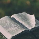 Discover the Truth: What Does the Bible Say About Living in the Past?