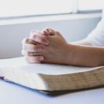 Descubre dónde se menciona la fe en la Biblia: ¡Encuentra la respuesta aquí!