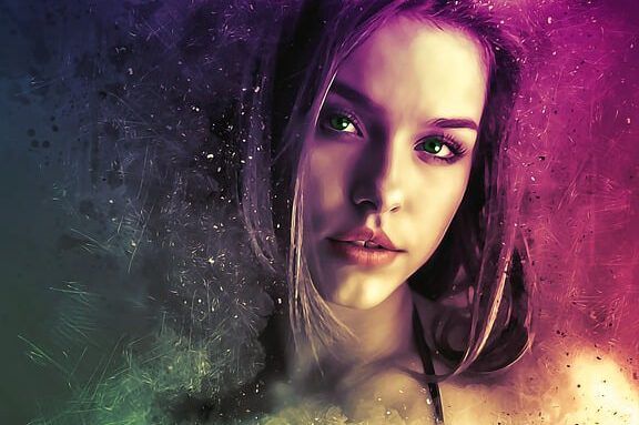 ¿Qué dice la Biblia sobre el uso del maquillaje? Retrato digital de una mujer joven con maquillaje suave, mirada pensativa y efectos de color vibrante.